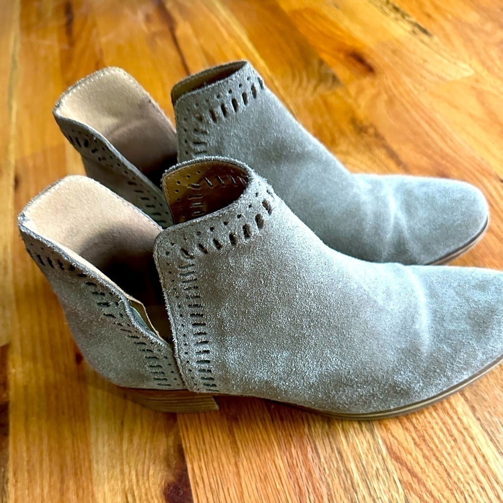 Lucky Brand Women's Size 8 Bustina Beige Suede Ankle Boots